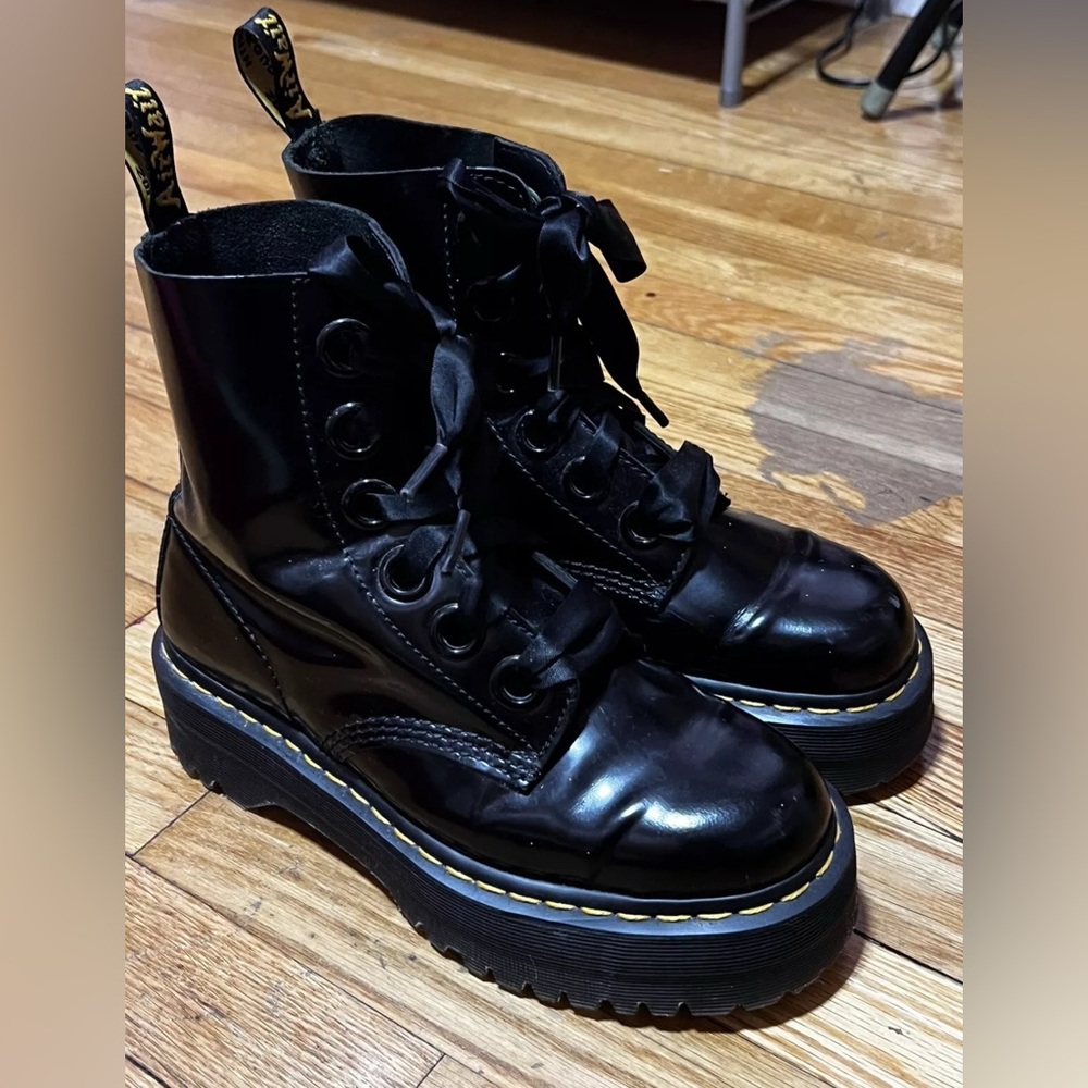 Doc Martens Molly size 8 Women’s Leather Boots